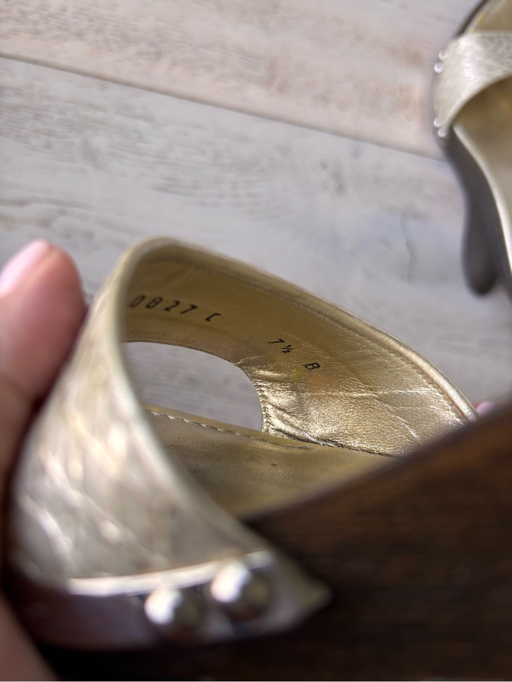 Ferragamo gold wedge slides - Picture 10 of 10